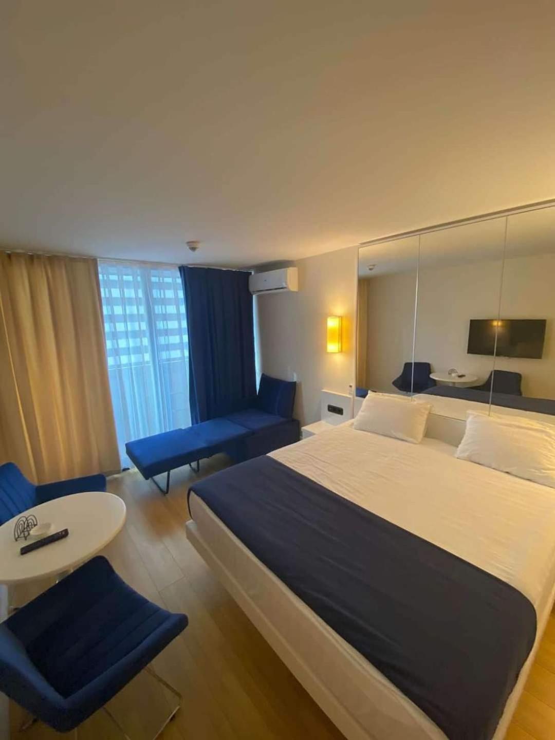 Lux Apart Hotel 555 Batumi Kültér fotó